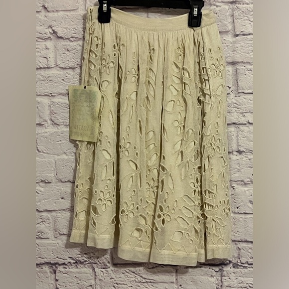 Aratta Cream Floral Pattern Cut Out 2 Piece Set - Picture 2 of 4